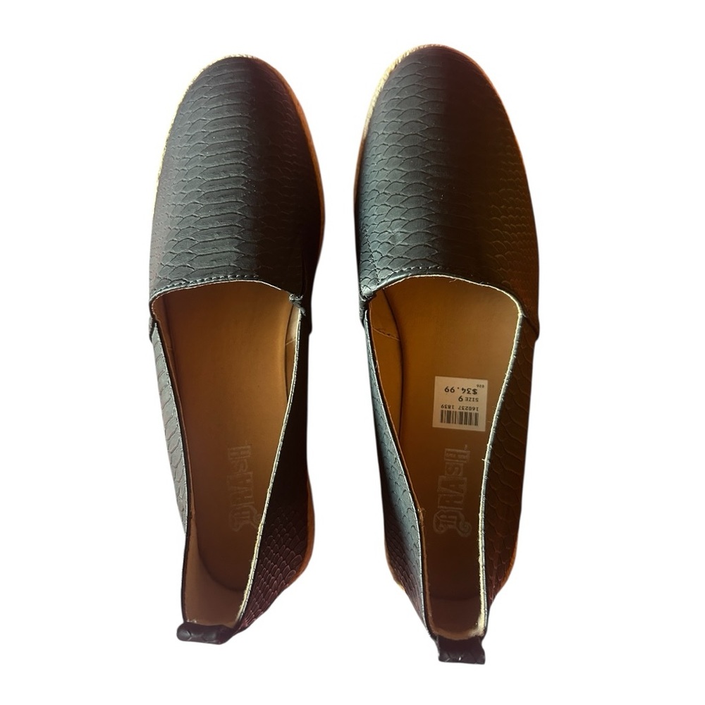 New w tags black loafers women size 9 casual or business flats